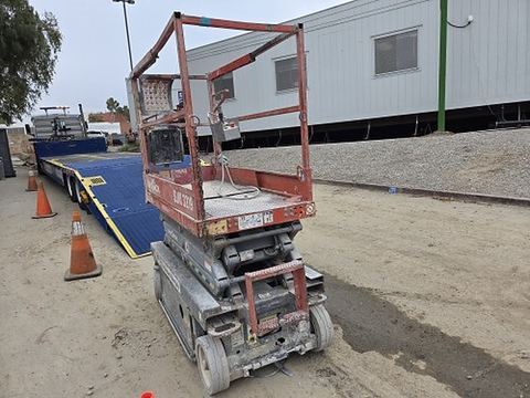 2014 SKYJACK SJIII3219 Scissor Lift 19' Electric
