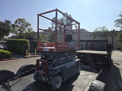 2014 SKYJACK SJIII3219 Scissor Lift 19' Electric