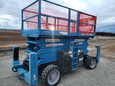 2015 GENIE GS-5390 RT Scissor Lift 50-59' Ic 4Wd