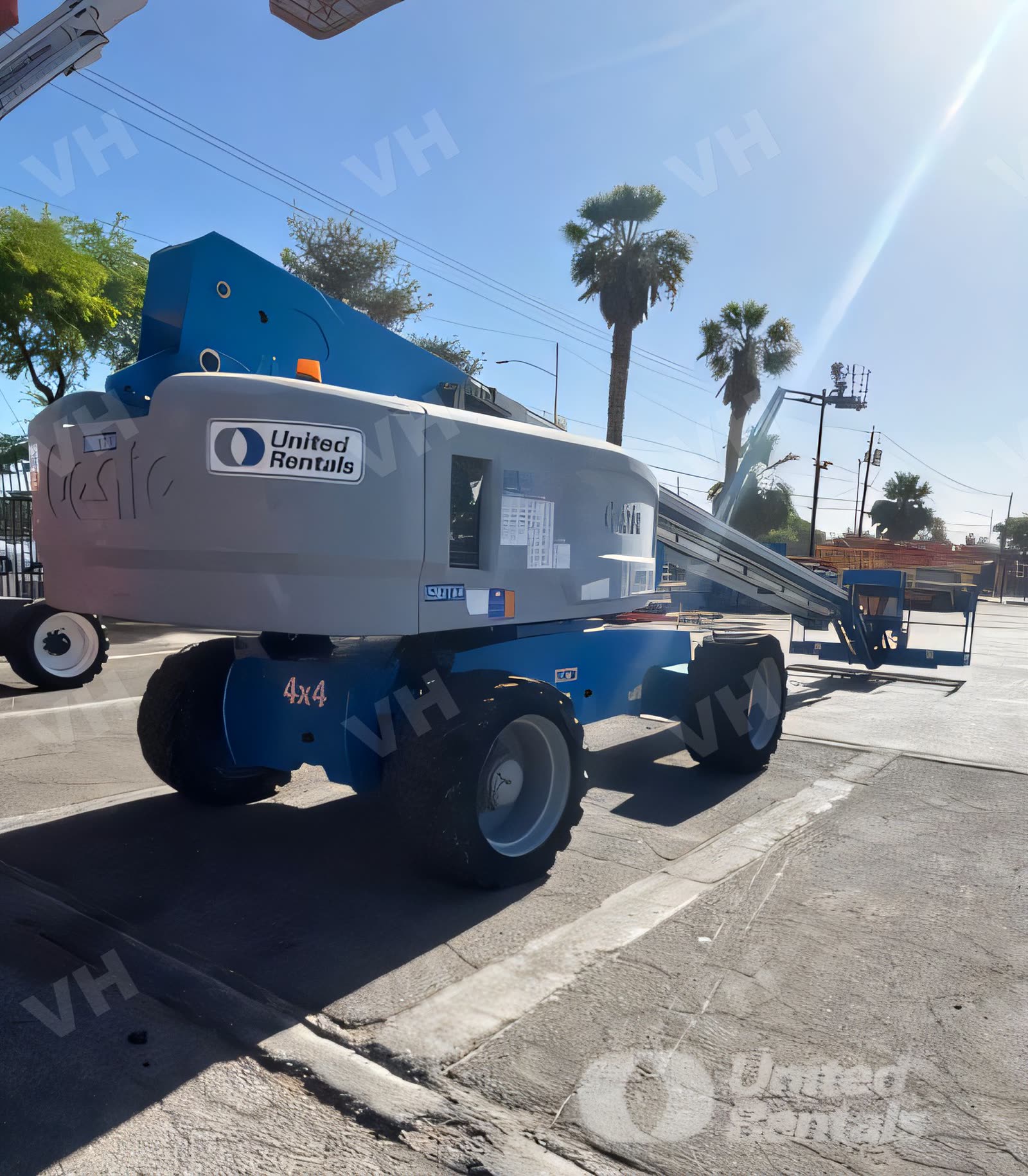 2015 Genie S-85 BOOM 84-86' TELESCOPIC 4WD photo 2