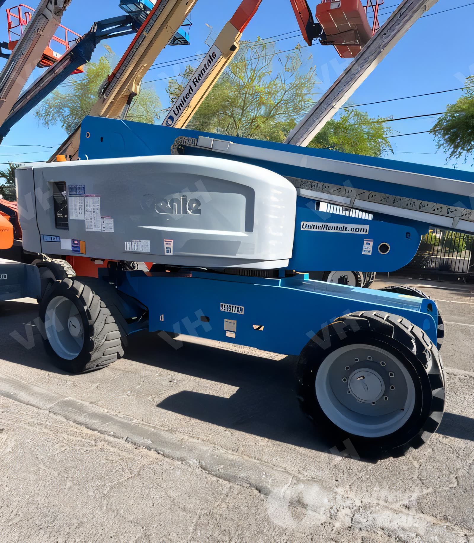2015 Genie S-85 BOOM 84-86' TELESCOPIC 4WD photo 4
