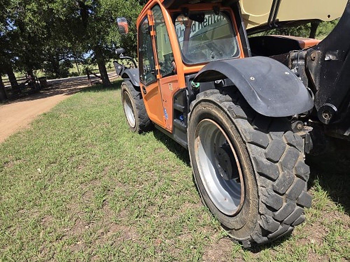 JLG 1055 photo 8