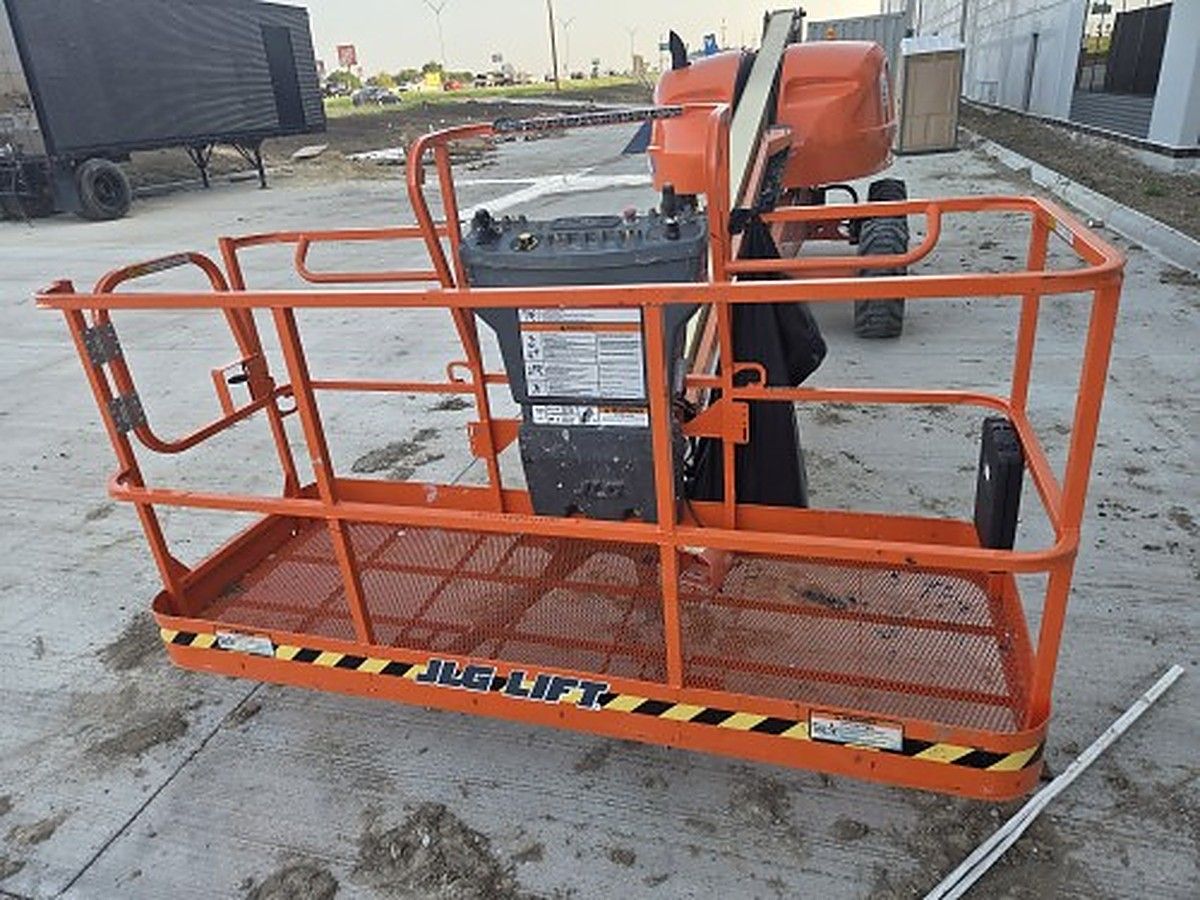 JLG 400S photo 10