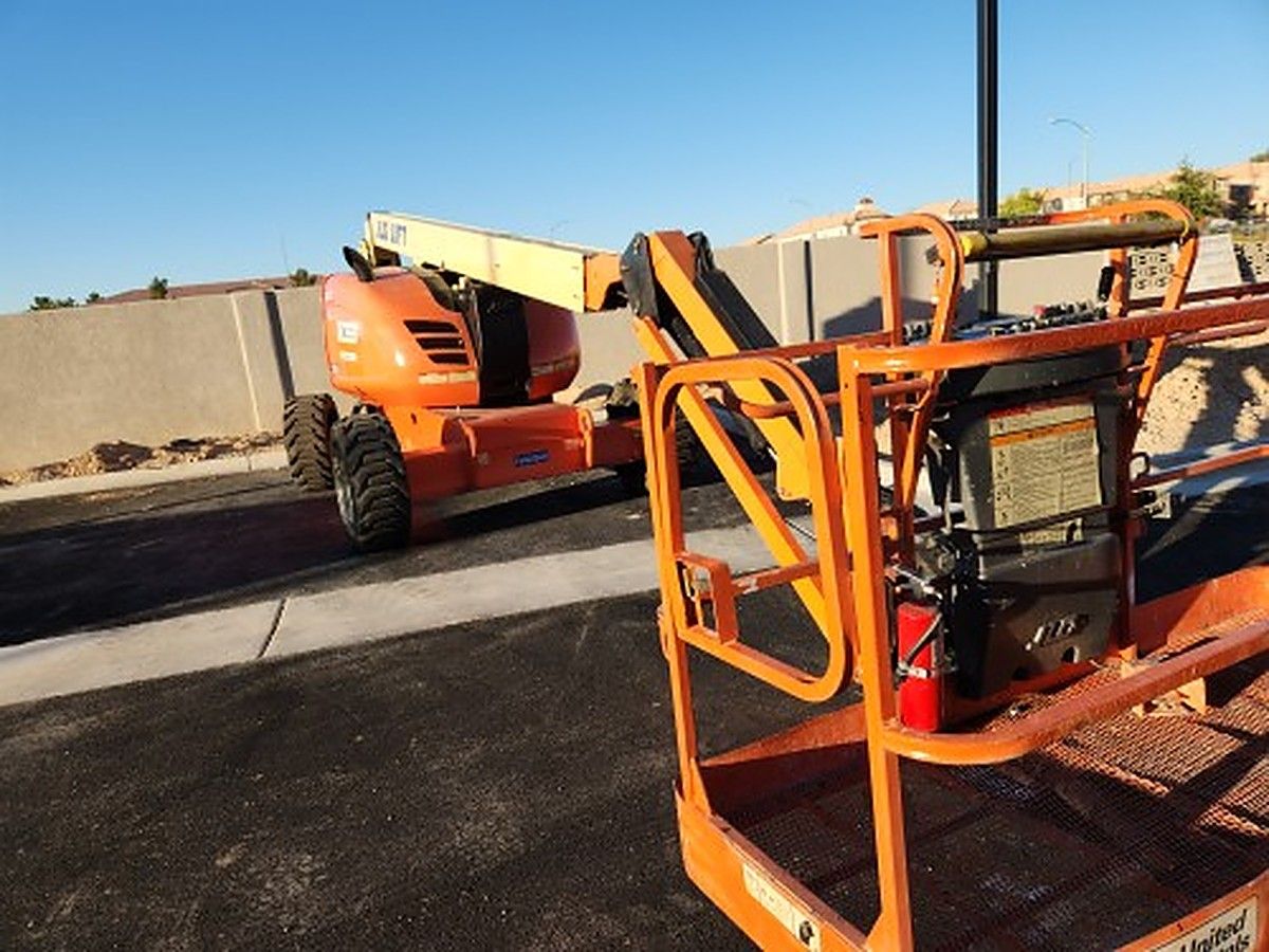 JLG 600AJ photo 2