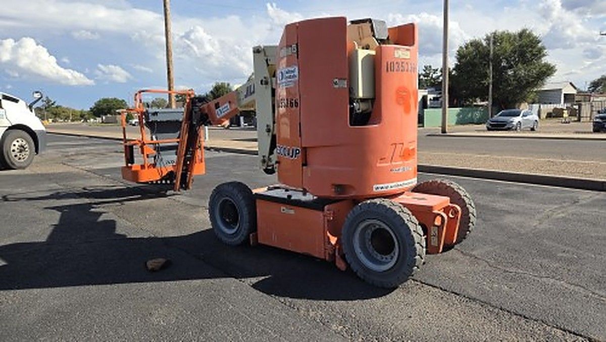 JLG E300AJP photo 3