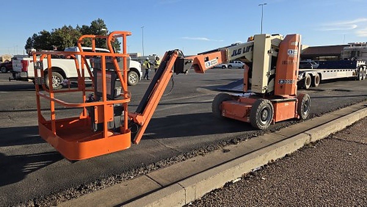 JLG E300AJP photo 4