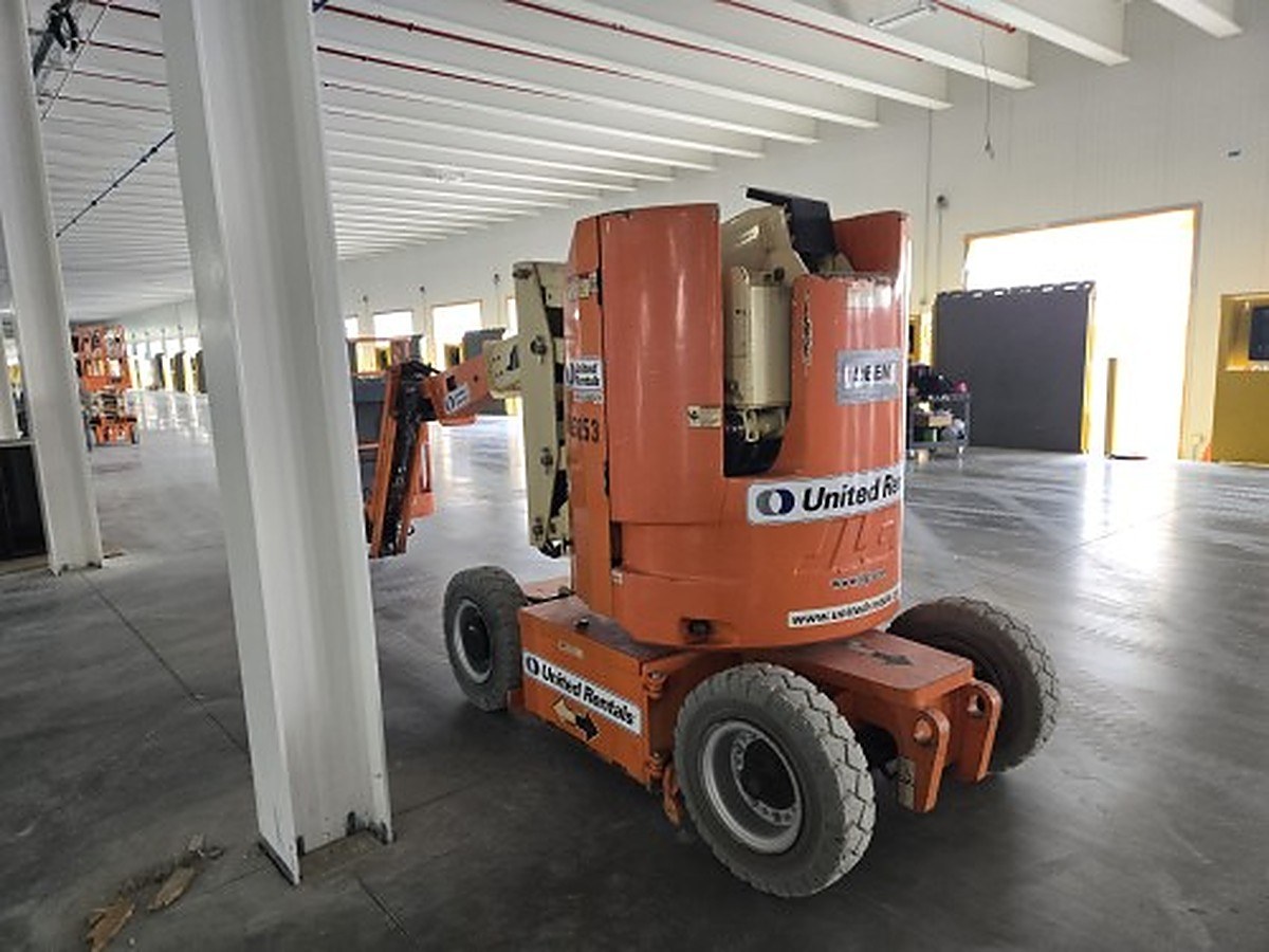 JLG E300AJP photo 4