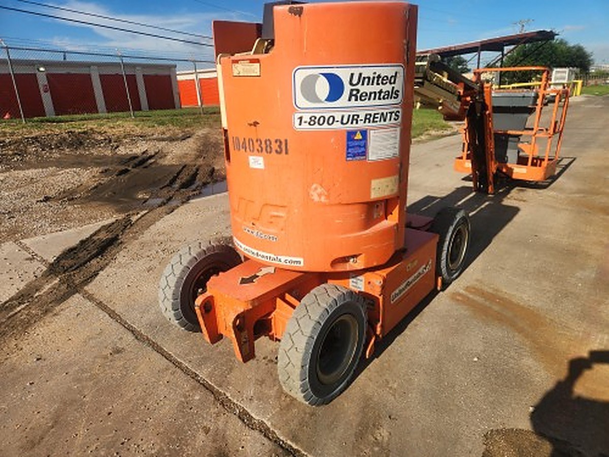 JLG E300AJP photo 3