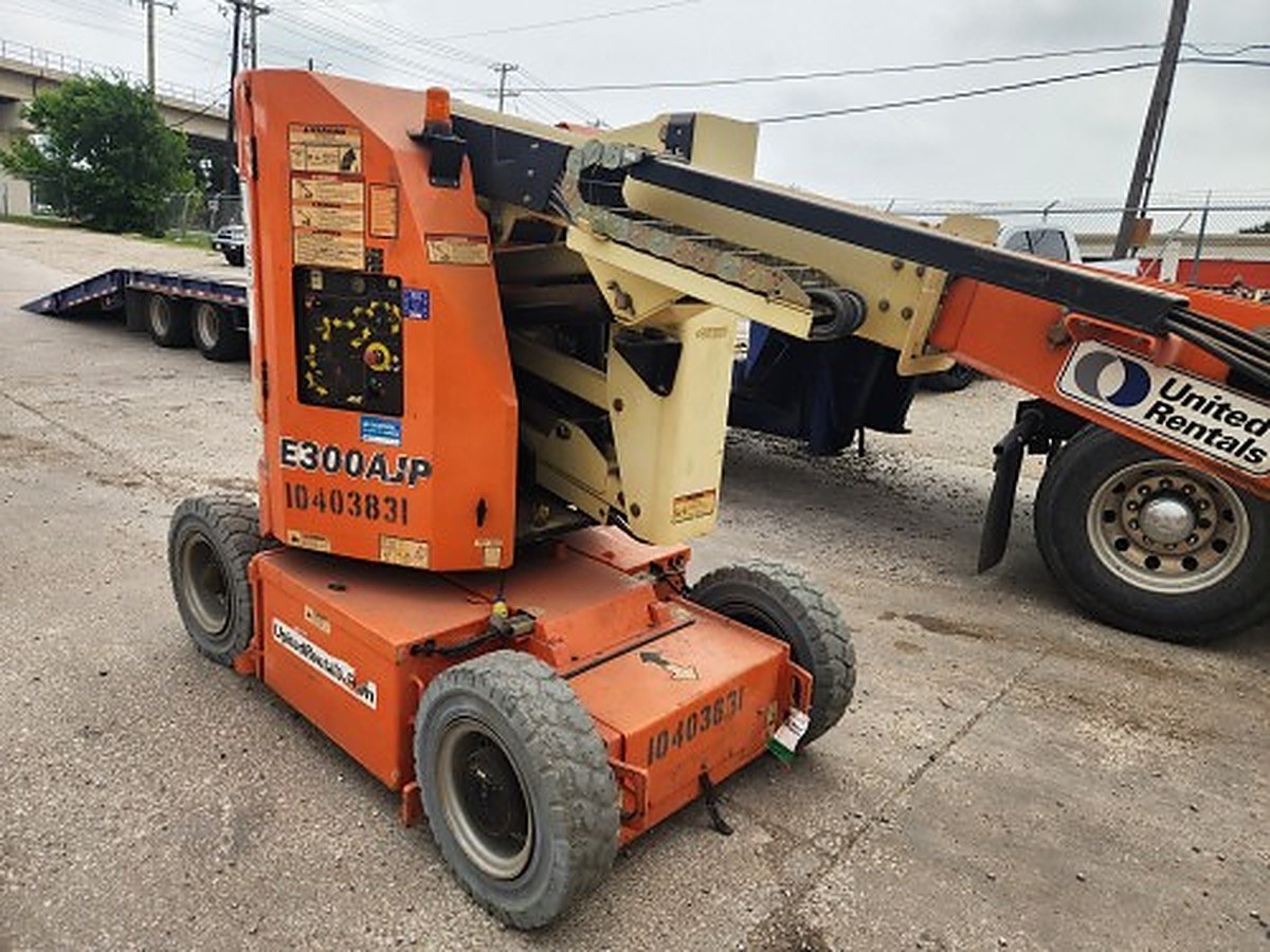 JLG E300AJP photo 9