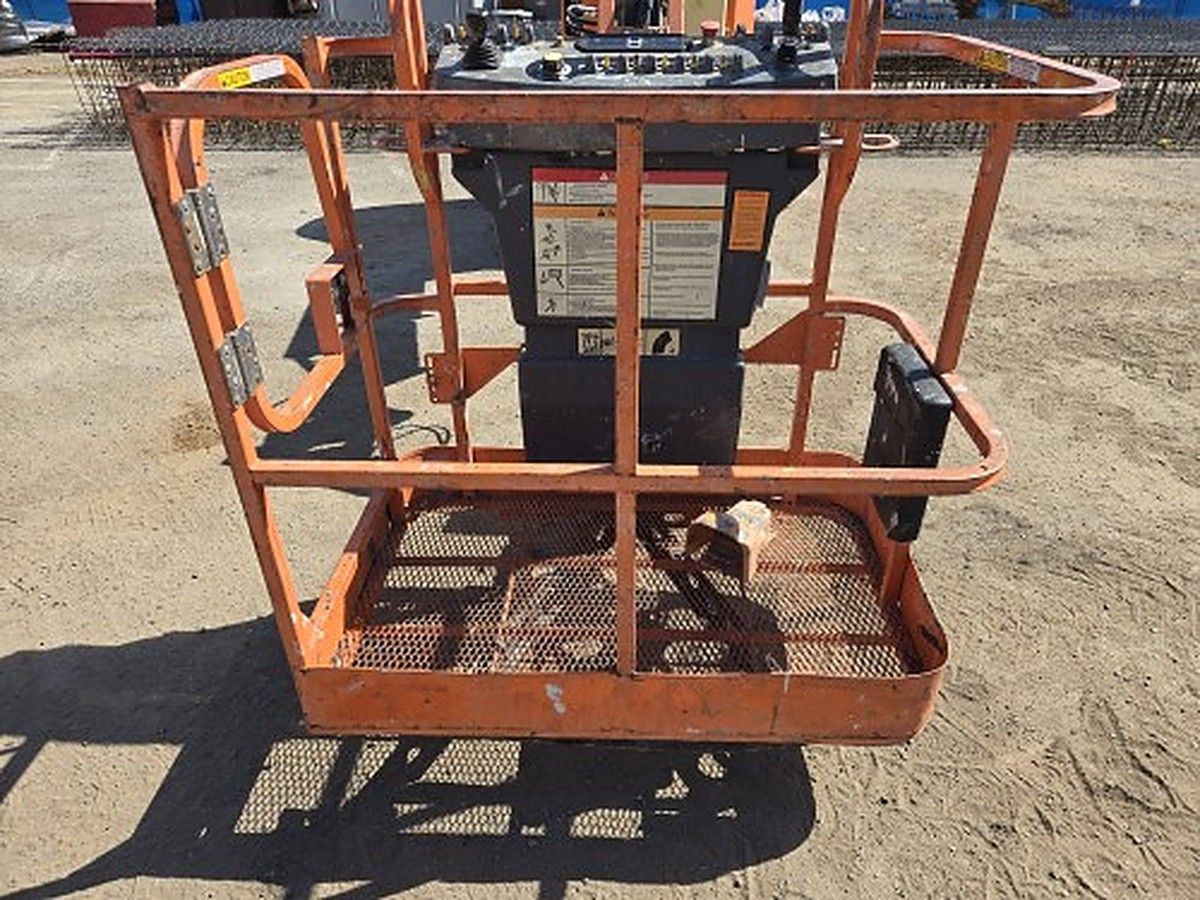 JLG E300AJP photo 4