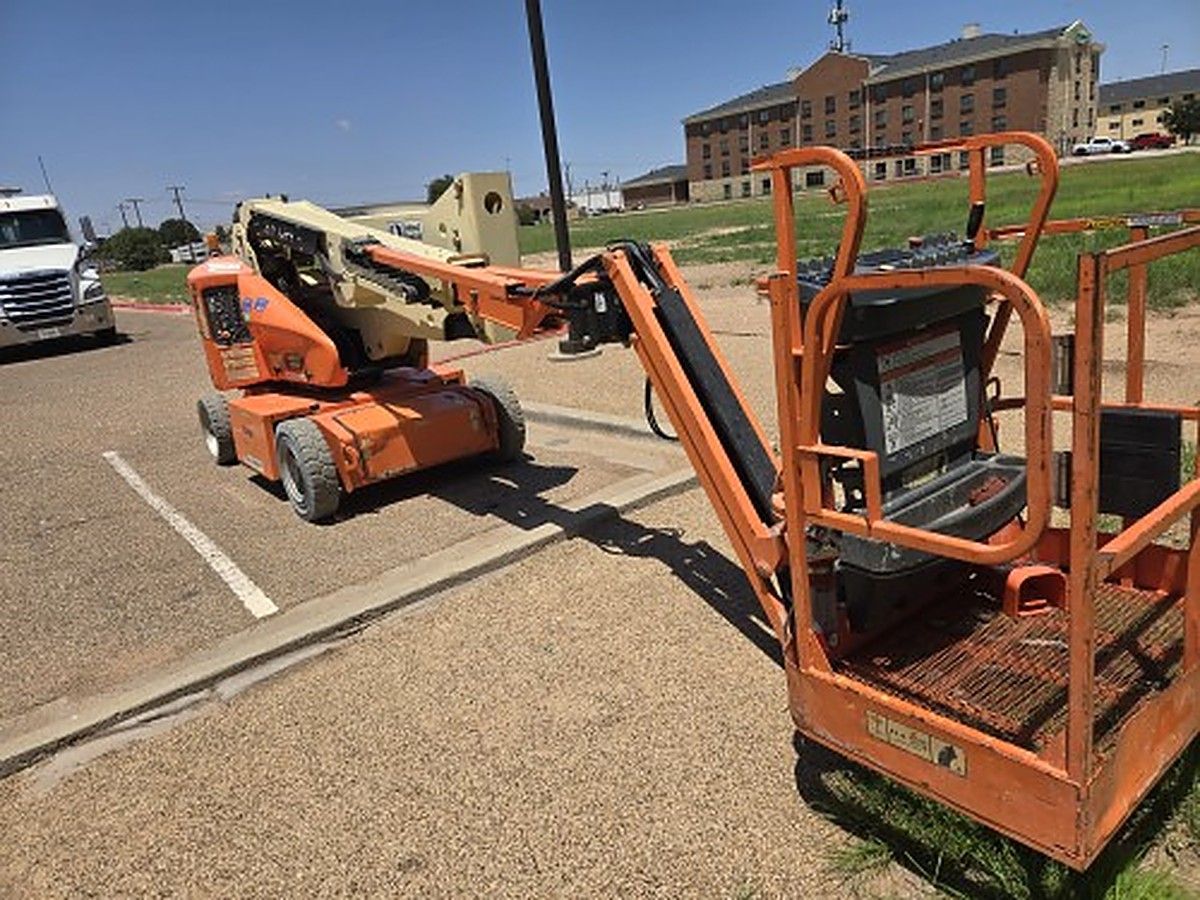 JLG E400AJPN photo 3