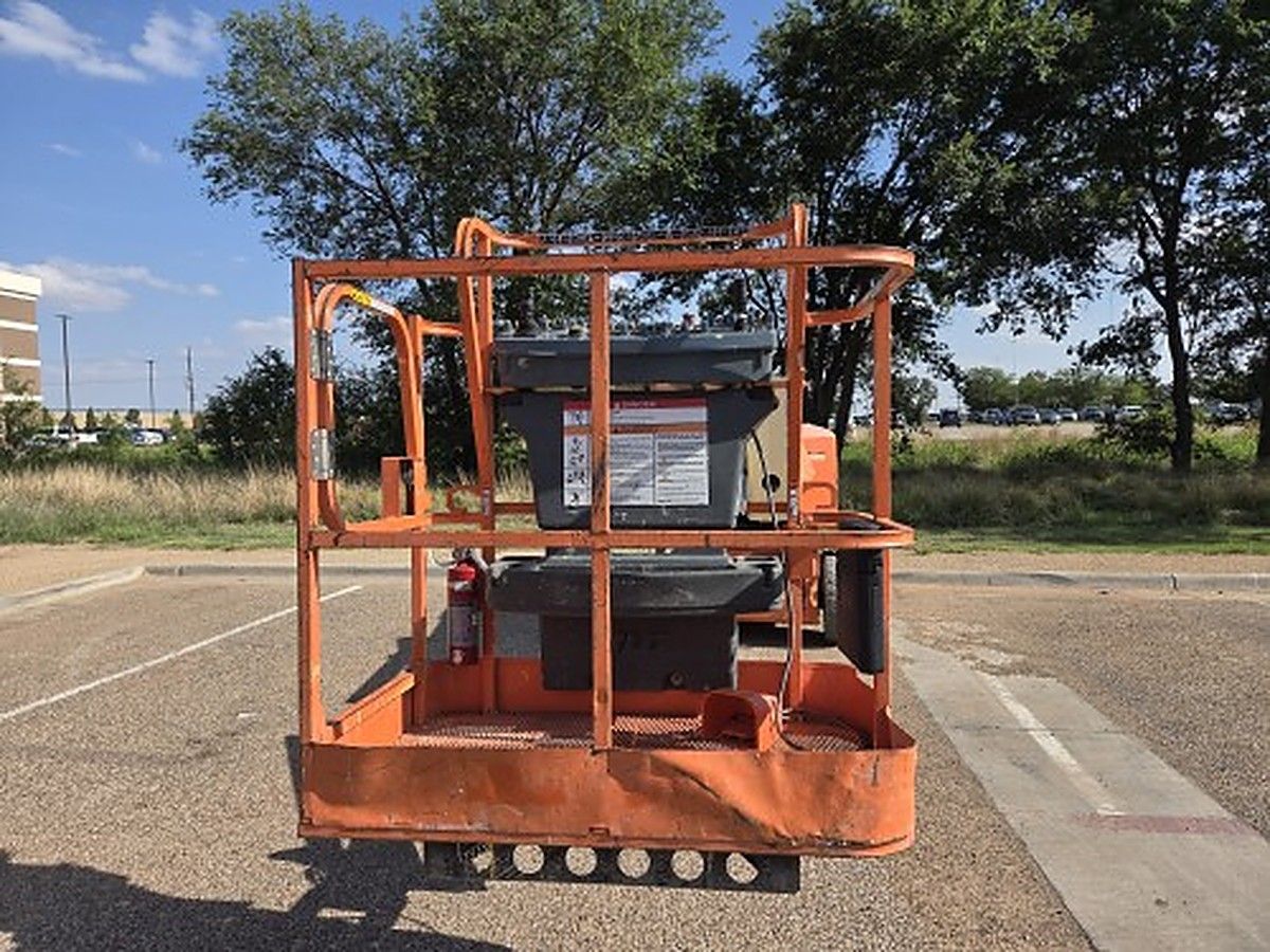 JLG E400AJPN photo 10