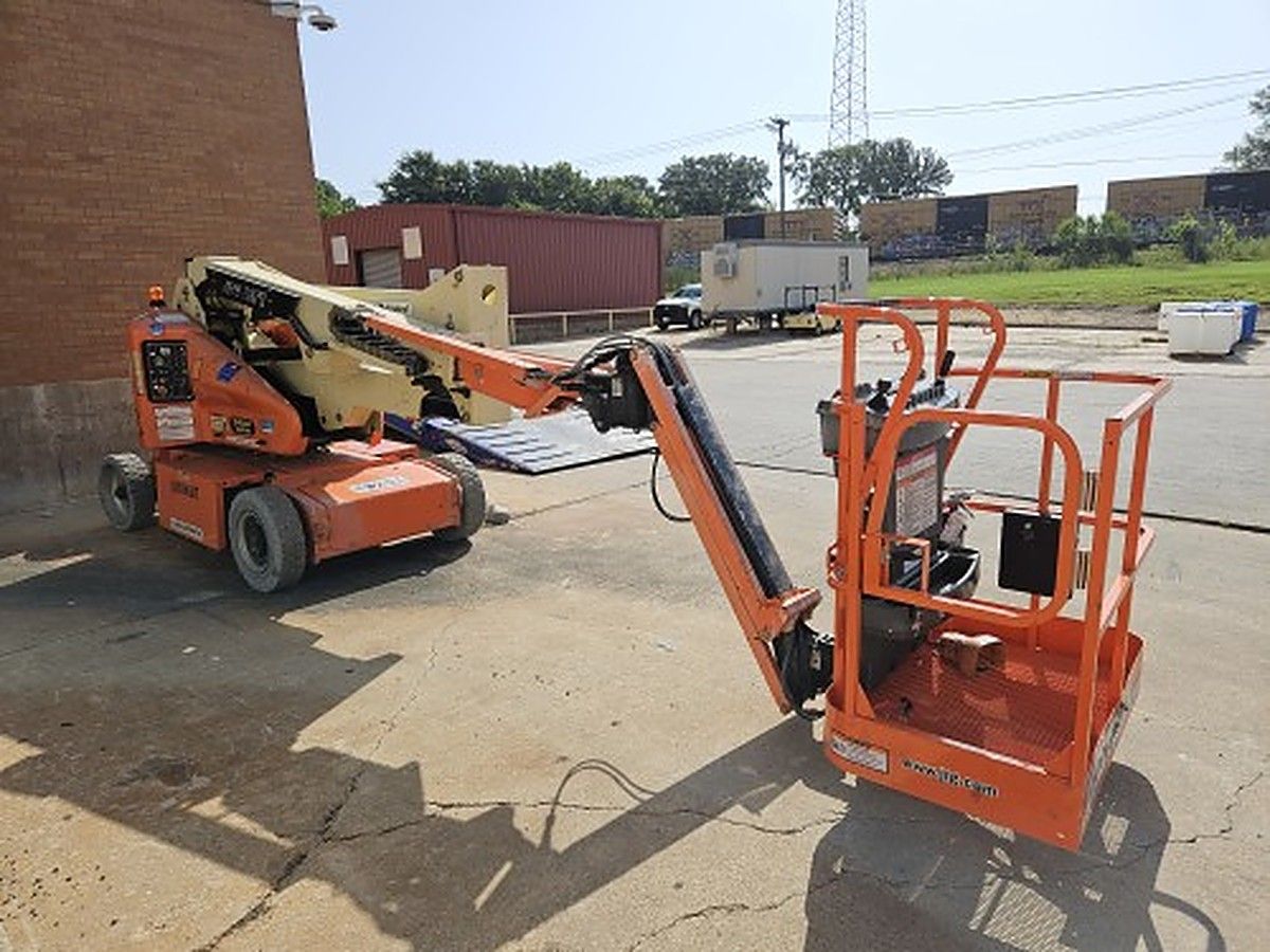 JLG E400AJPN photo 2