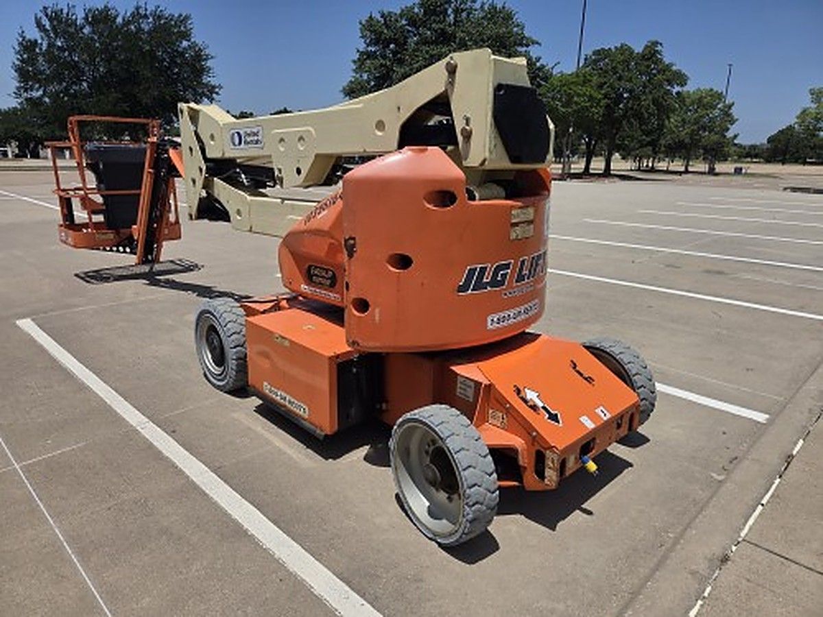 JLG E400AJPN photo 9