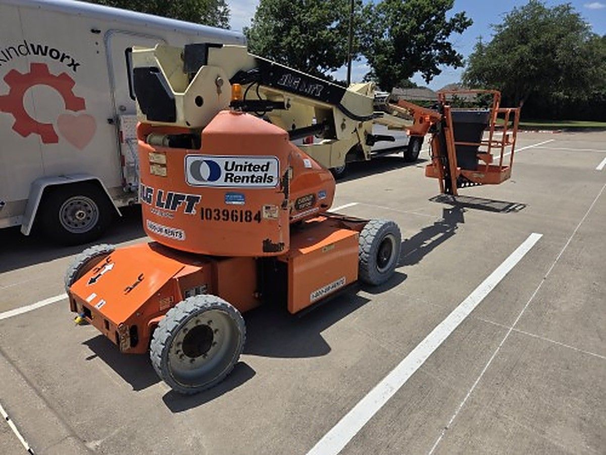 JLG E400AJPN photo 10