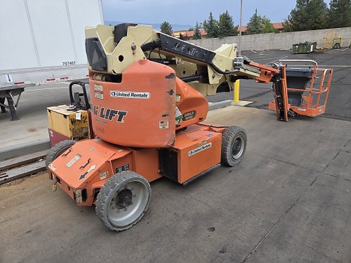 JLG E400AJPN photo 2