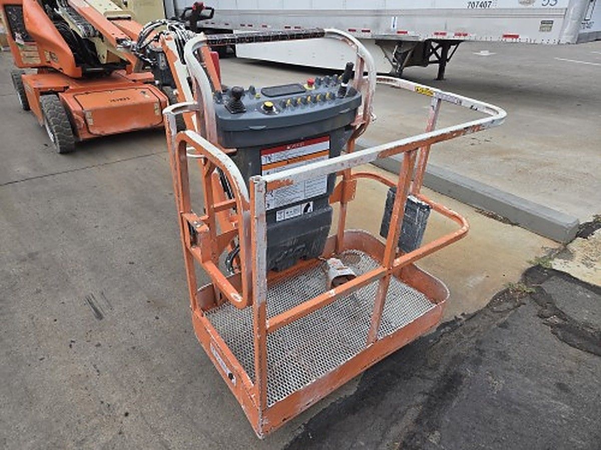 JLG E400AJPN photo 6