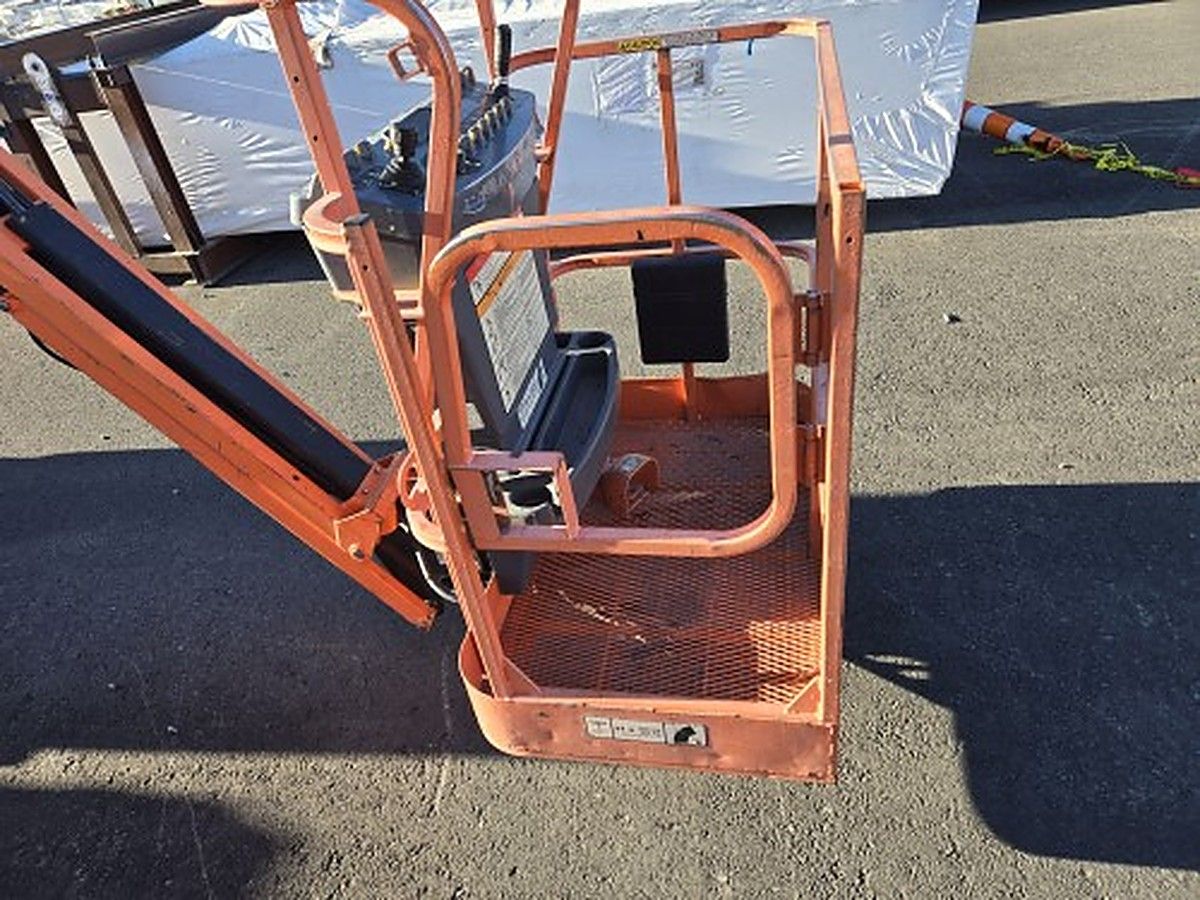 JLG E400AJPN photo 9