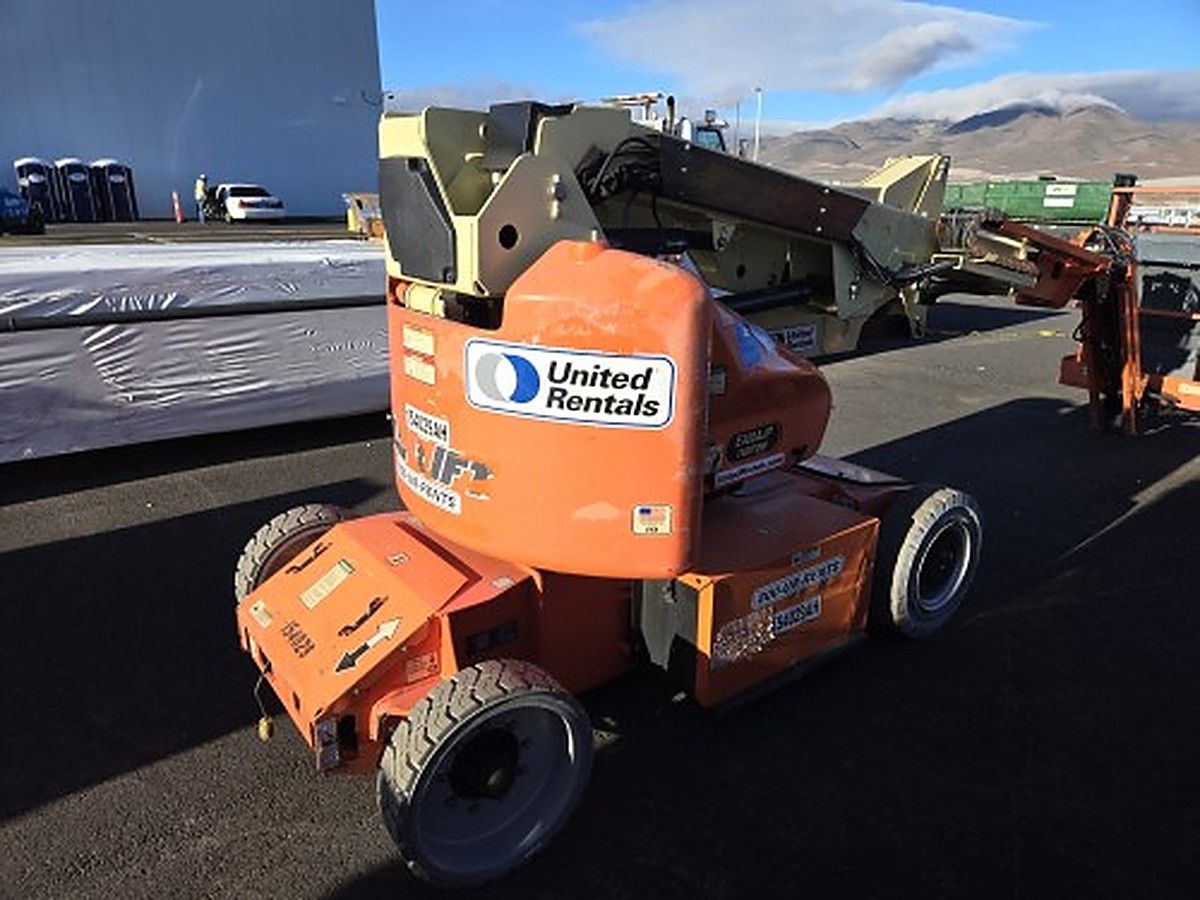 JLG E400AJPN photo 10