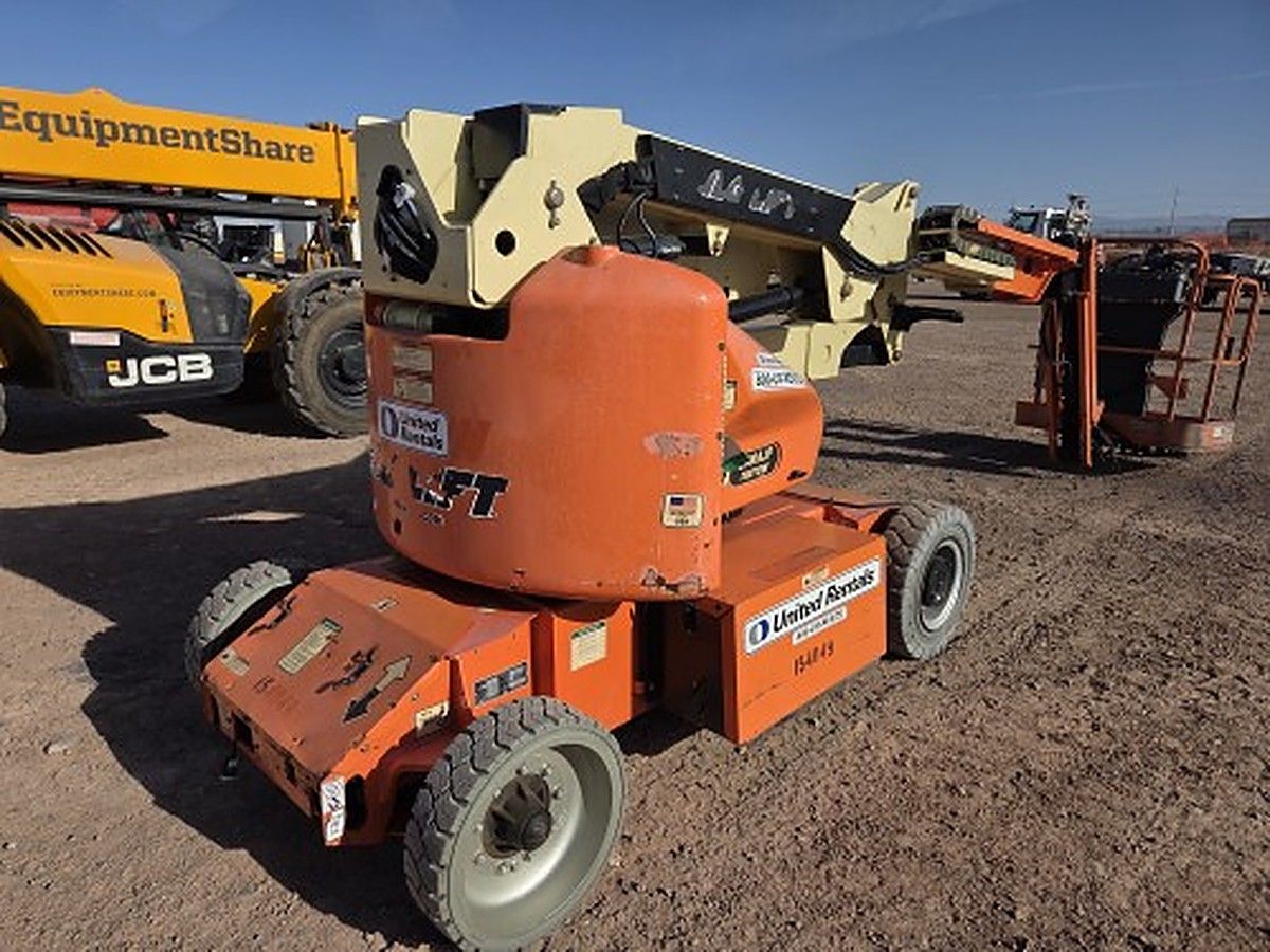 JLG E400AJPN photo 3