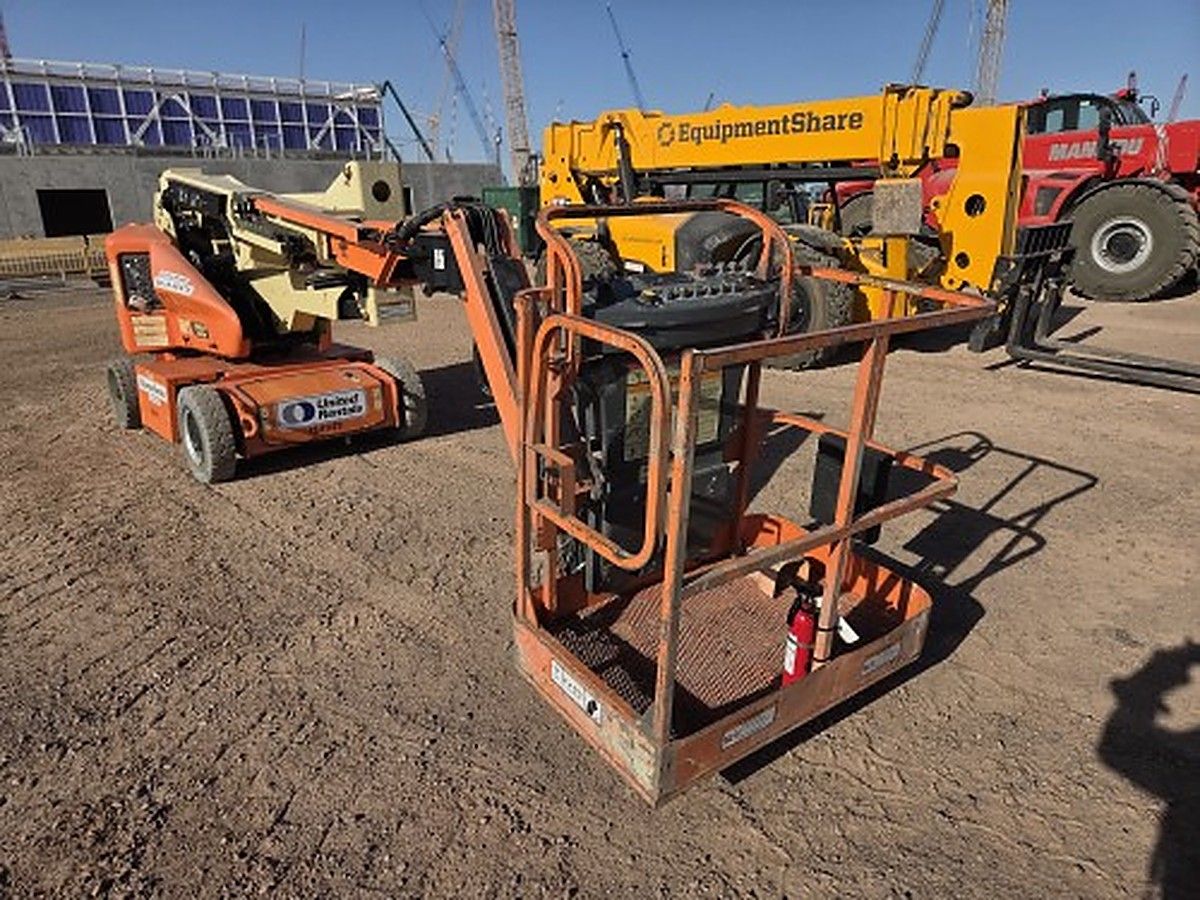 JLG E400AJPN photo 4