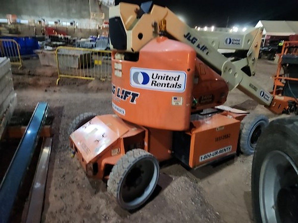 JLG E400AN photo 5