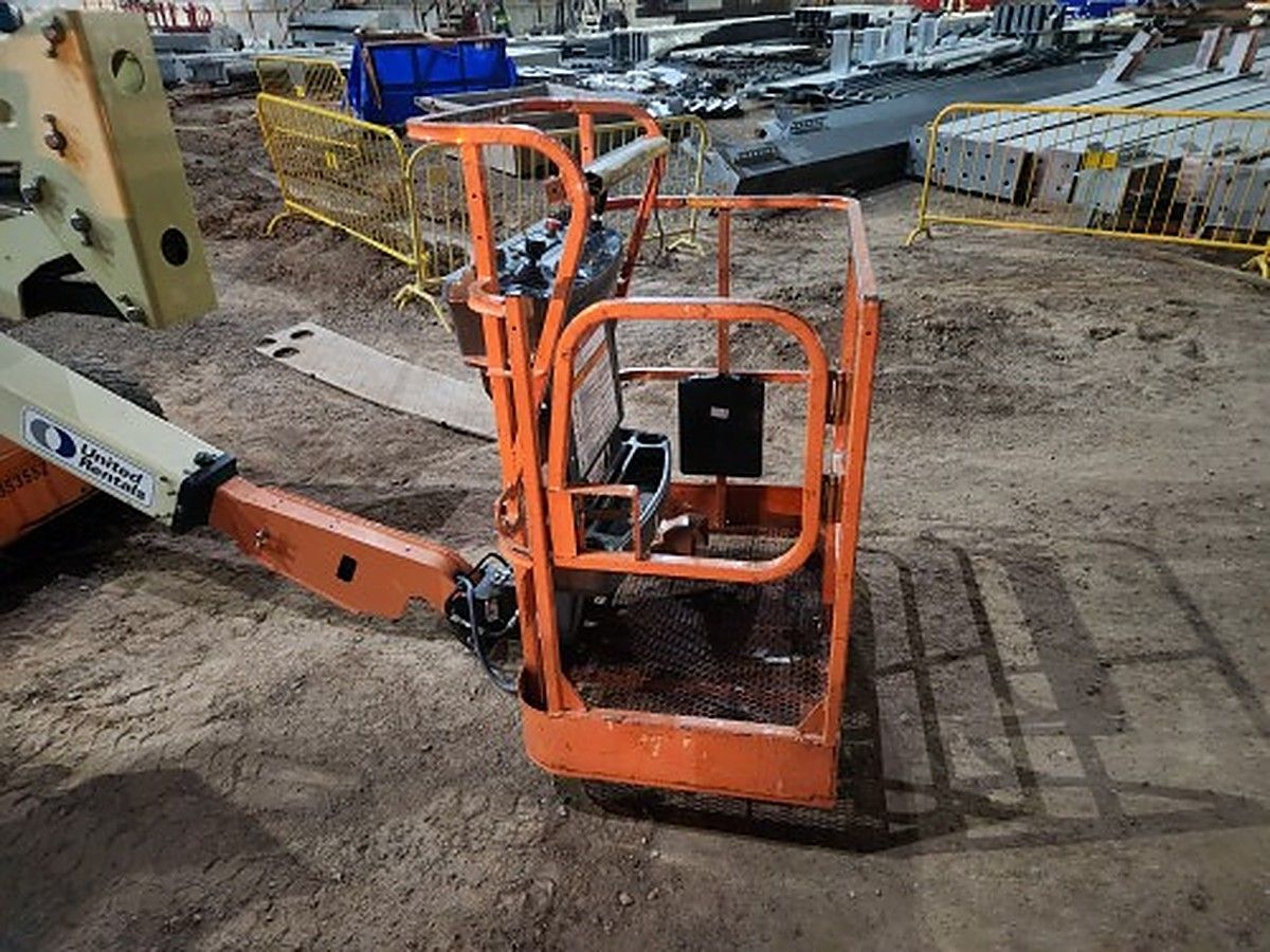 JLG E400AN photo 6