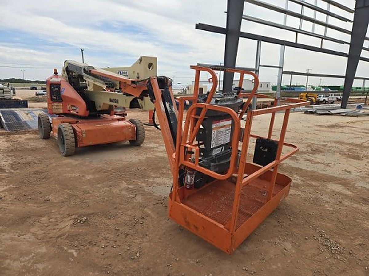 2015 JLG E450AJ for sale in Las Vegas, NV