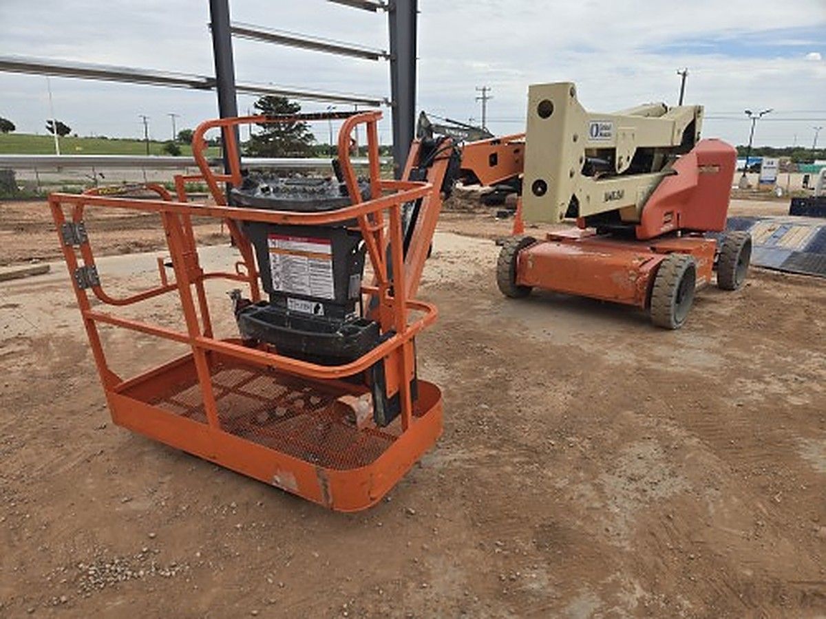 JLG E450AJ photo 2