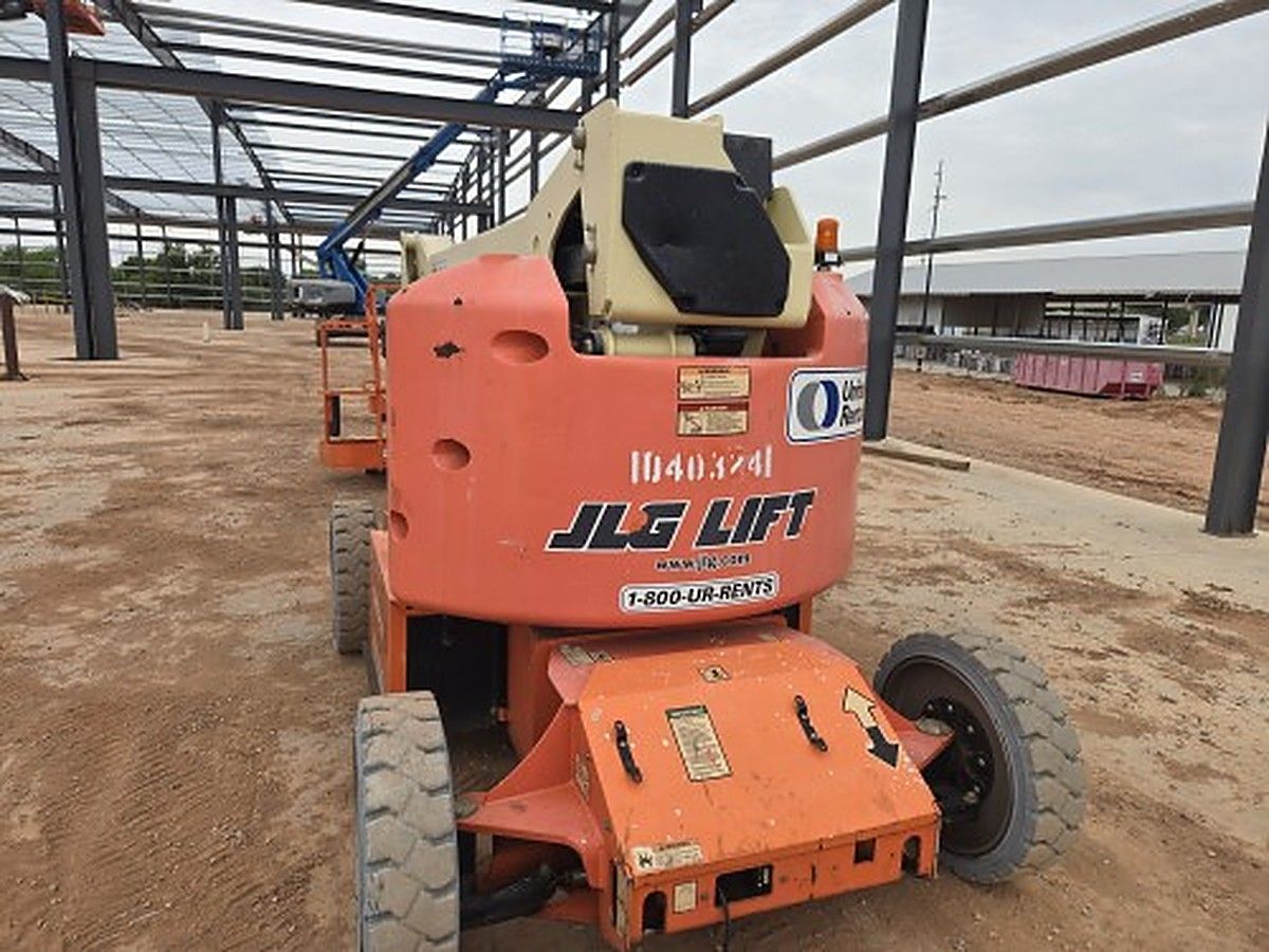 JLG E450AJ photo 3