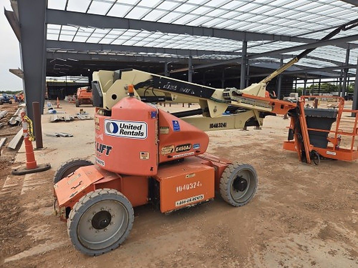 JLG E450AJ photo 4
