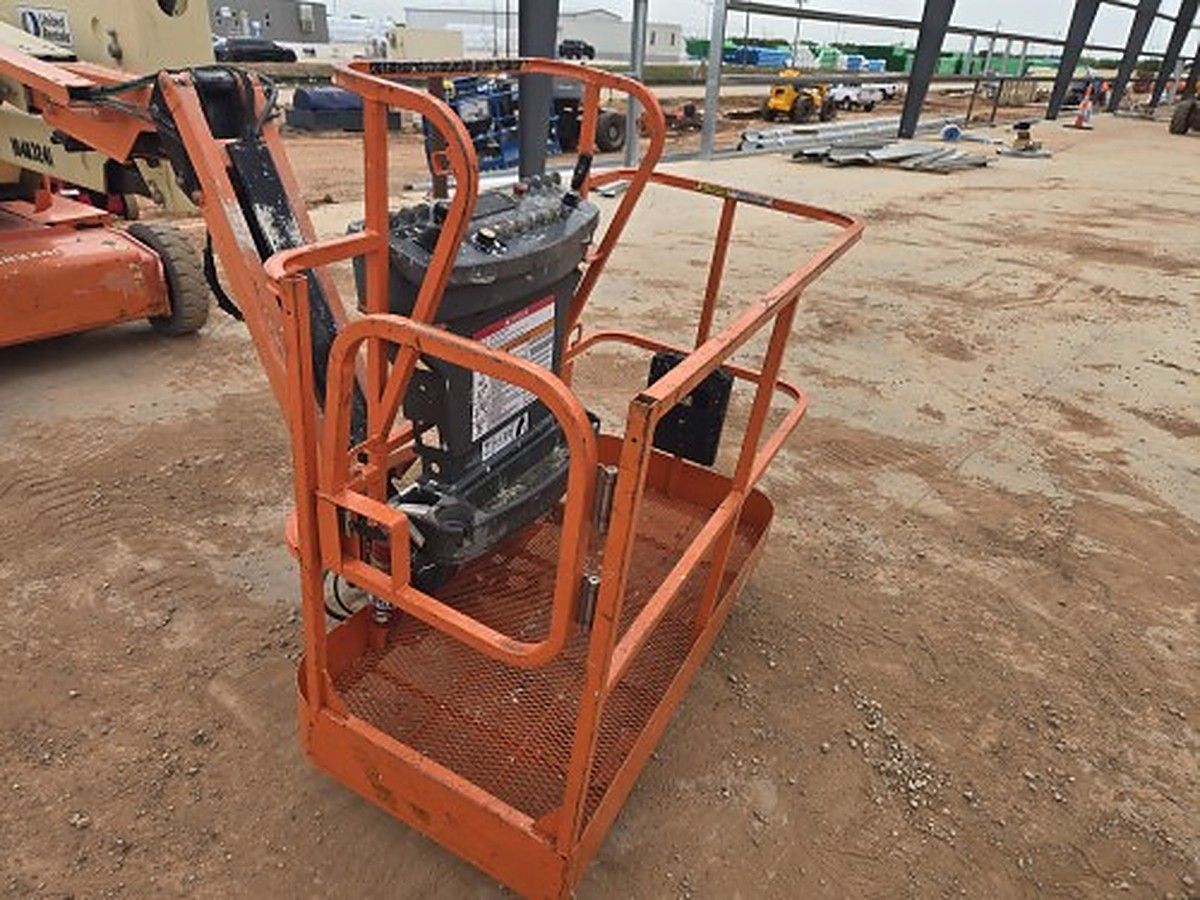 JLG E450AJ photo 5