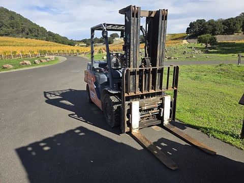 2015 TOYOTA 8FD35U Forklift Whse 8000# Diesel
