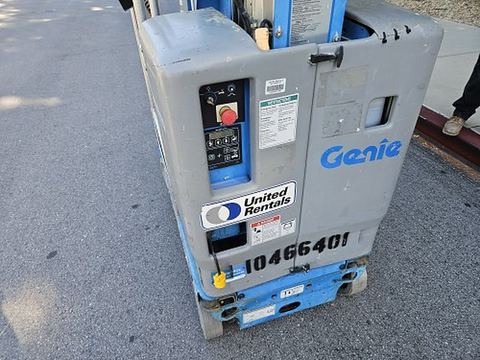 2016 GENIE GR-12 Vertical Lift 12' Elec Self Propelled