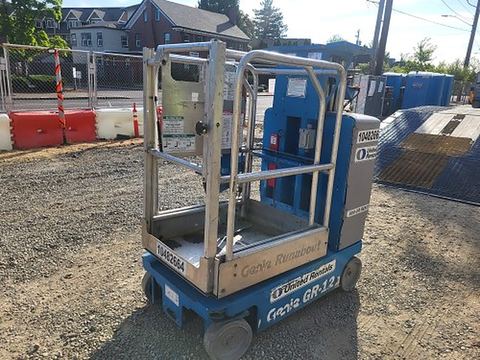 2016 GENIE GR-12 Vertical Lift 12' Elec Self Propelled