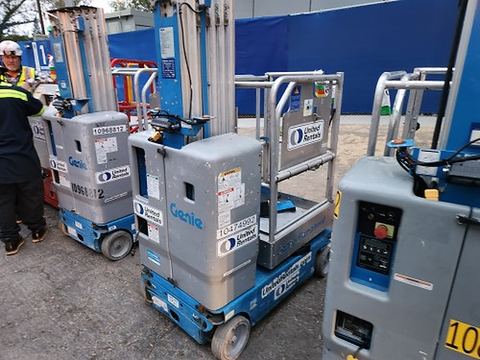 2016 GENIE GR-20 Vertical Lift 18-20' Elec Self Propelled