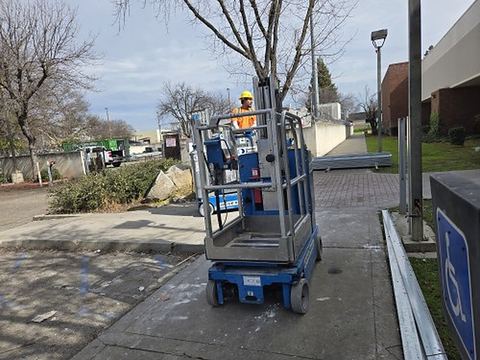 2016 GENIE GR-20 Vertical Lift 18-20' Elec Self Propelled