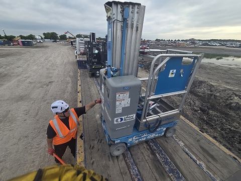 2016 GENIE GR-20 Vertical Lift 18-20' Elec Self Propelled