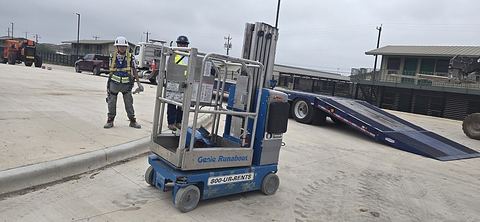 2016 GENIE GR-20 Vertical Lift 18-20' Elec Self Propelled