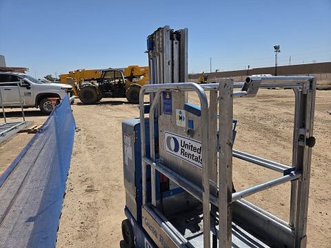 2016 GENIE GR-20 Vertical Lift 18-20' Elec Self Propelled