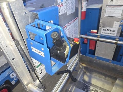 2016 GENIE GR-20 Vertical Lift 18-20' Elec Self Propelled