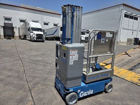 2016 GENIE GR-20 Vertical Lift 18-20' Elec Self Propelled