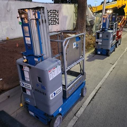2016 GENIE GR-20 Vertical Lift 18-20' Elec Self Propelled