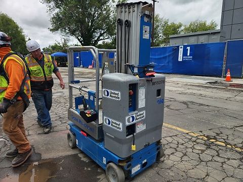 2016 GENIE GR-20 Vertical Lift 18-20' Elec Self Propelled