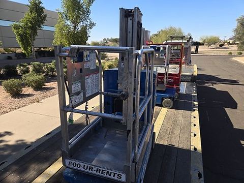 2016 GENIE GR-20 Vertical Lift 18-20' Elec Self Propelled