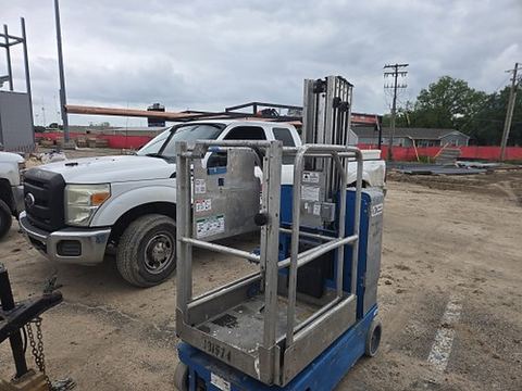 2016 GENIE GR-20 Vertical Lift 18-20' Elec Self Propelled