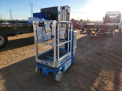 2016 GENIE GR-20 Vertical Lift 18-20' Elec Self Propelled