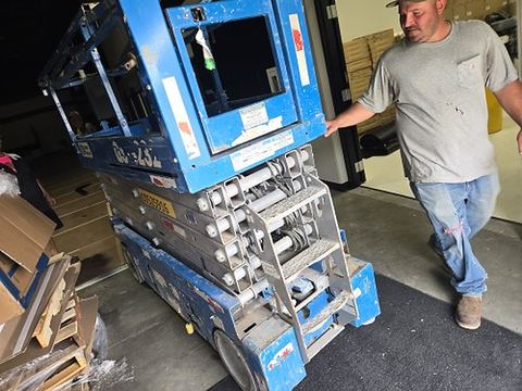2016 GENIE GS-3232 Scissor Lift 30-33' Electric 32" Wide