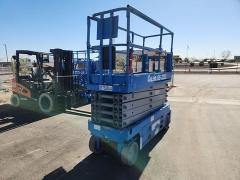 2016 GENIE GS-3232 Scissor Lift 30-33' Electric 32" Wide