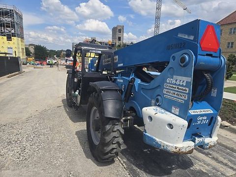2016 GENIE GTH-844 Forklift Variable Reach 8000# 40-49'